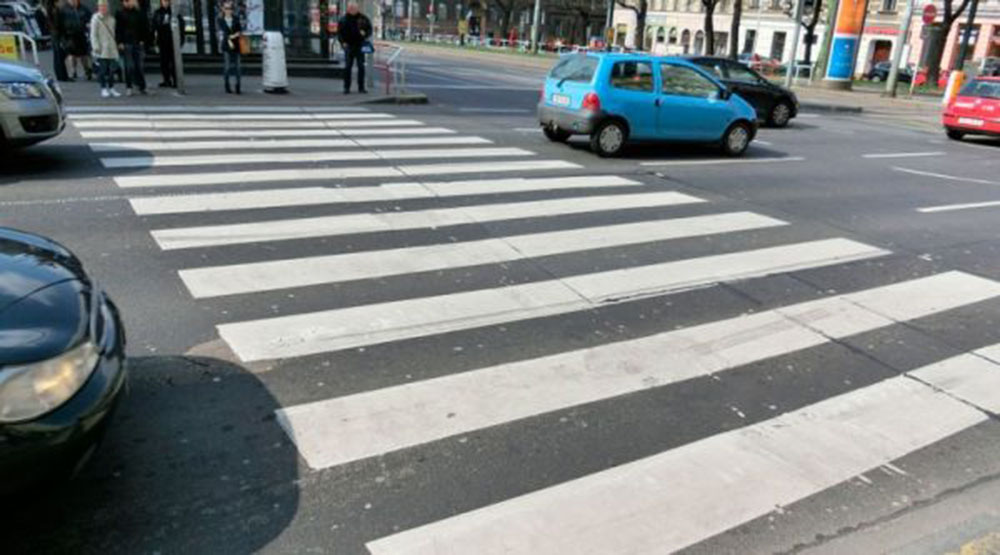 В Киришах на неделю закроют пешеходные переходы